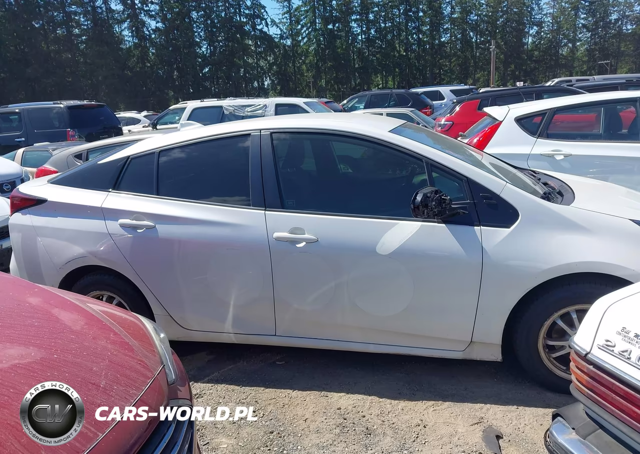 2020 Toyota Prius Le VIN:JTDKARFUXL3113963 - 14