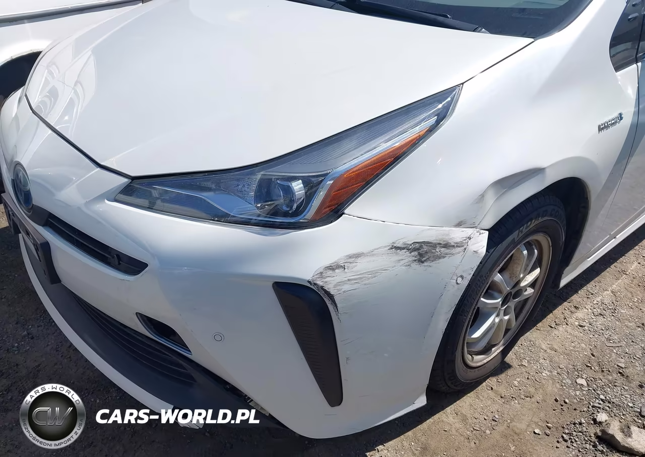 2020 Toyota Prius Le VIN:JTDKARFUXL3113963 - 6