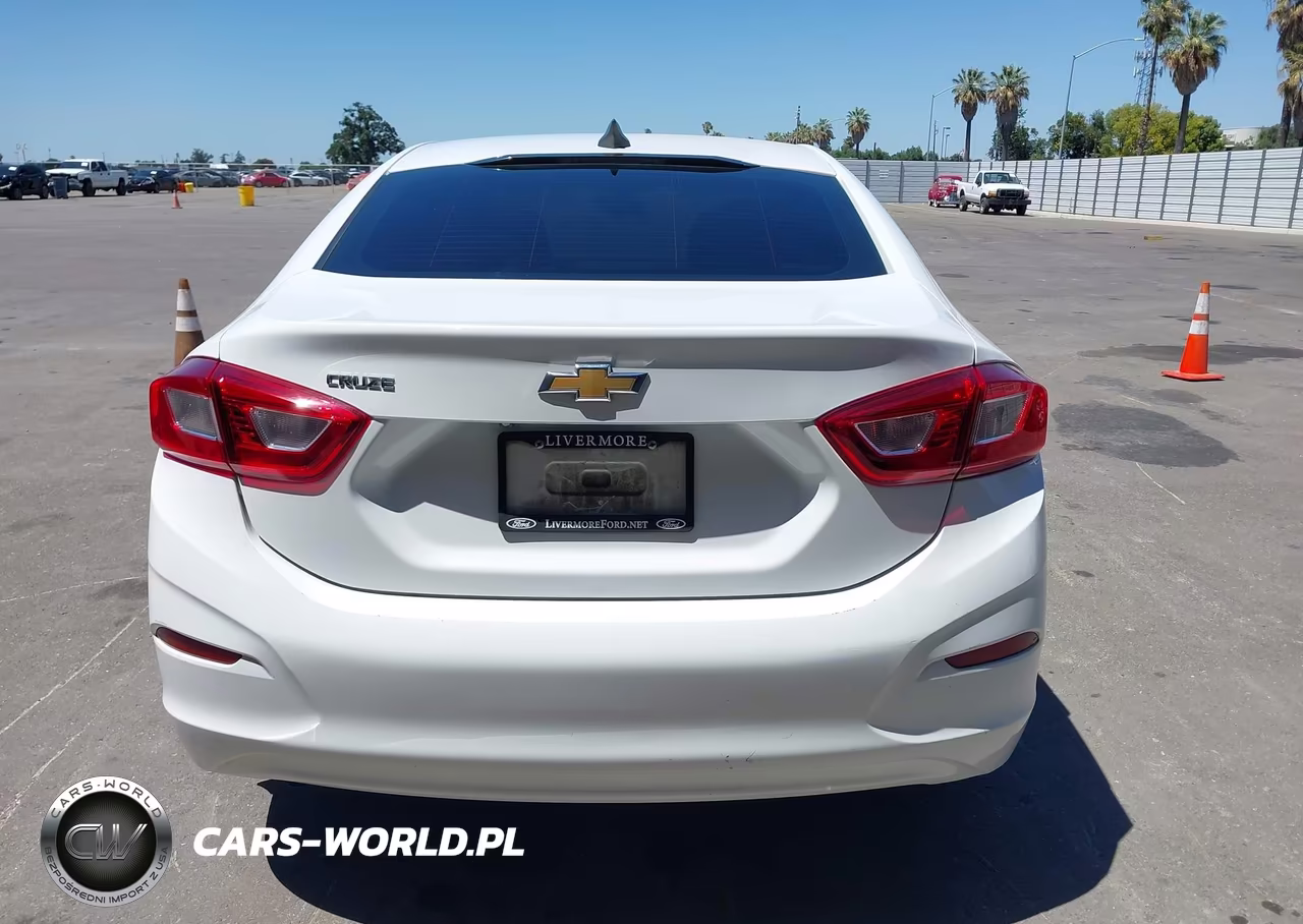 2018 Chevrolet Cruze Ls Auto VIN:1G1BC5SM4J7104120 - 15