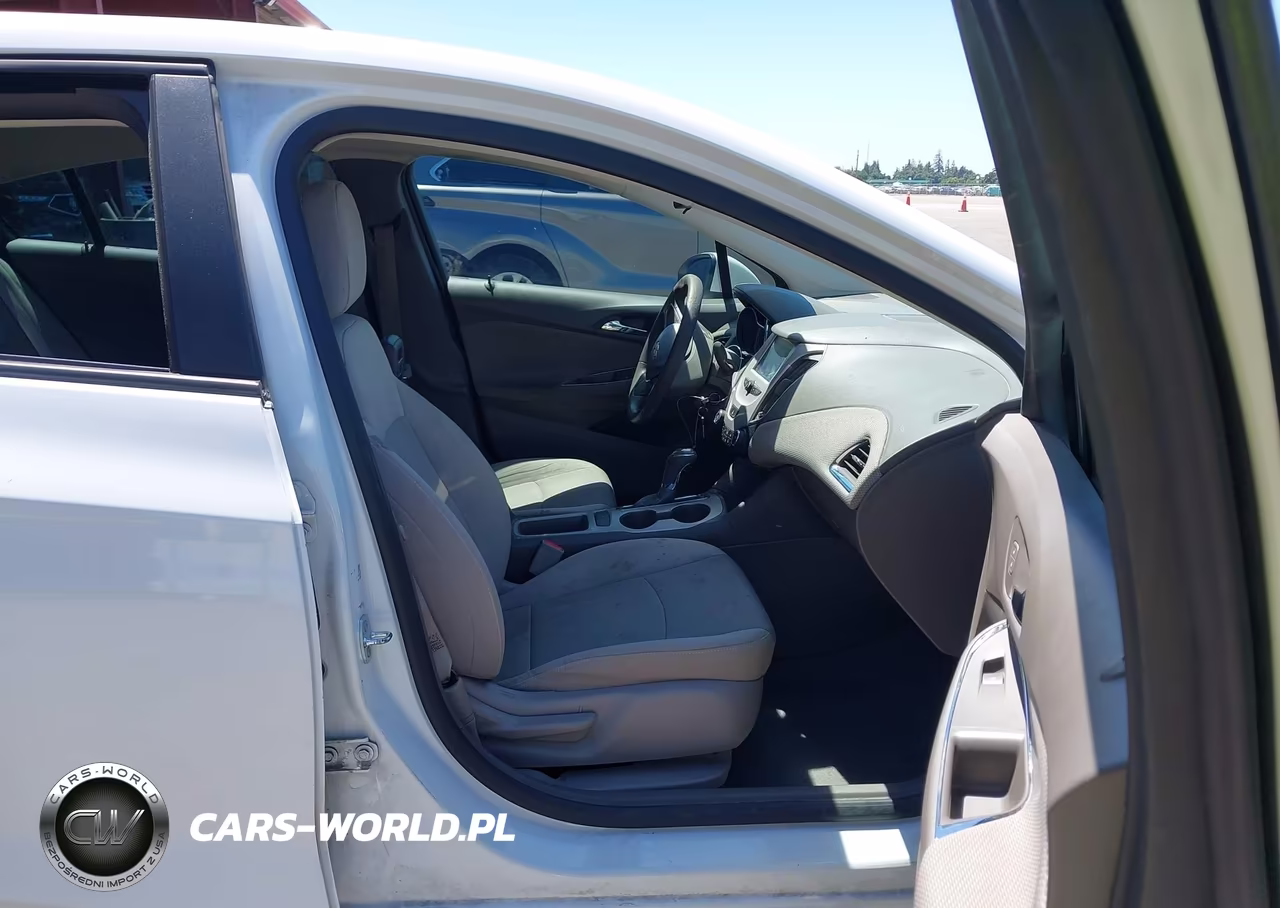2018 Chevrolet Cruze Ls Auto VIN:1G1BC5SM4J7104120 - 5