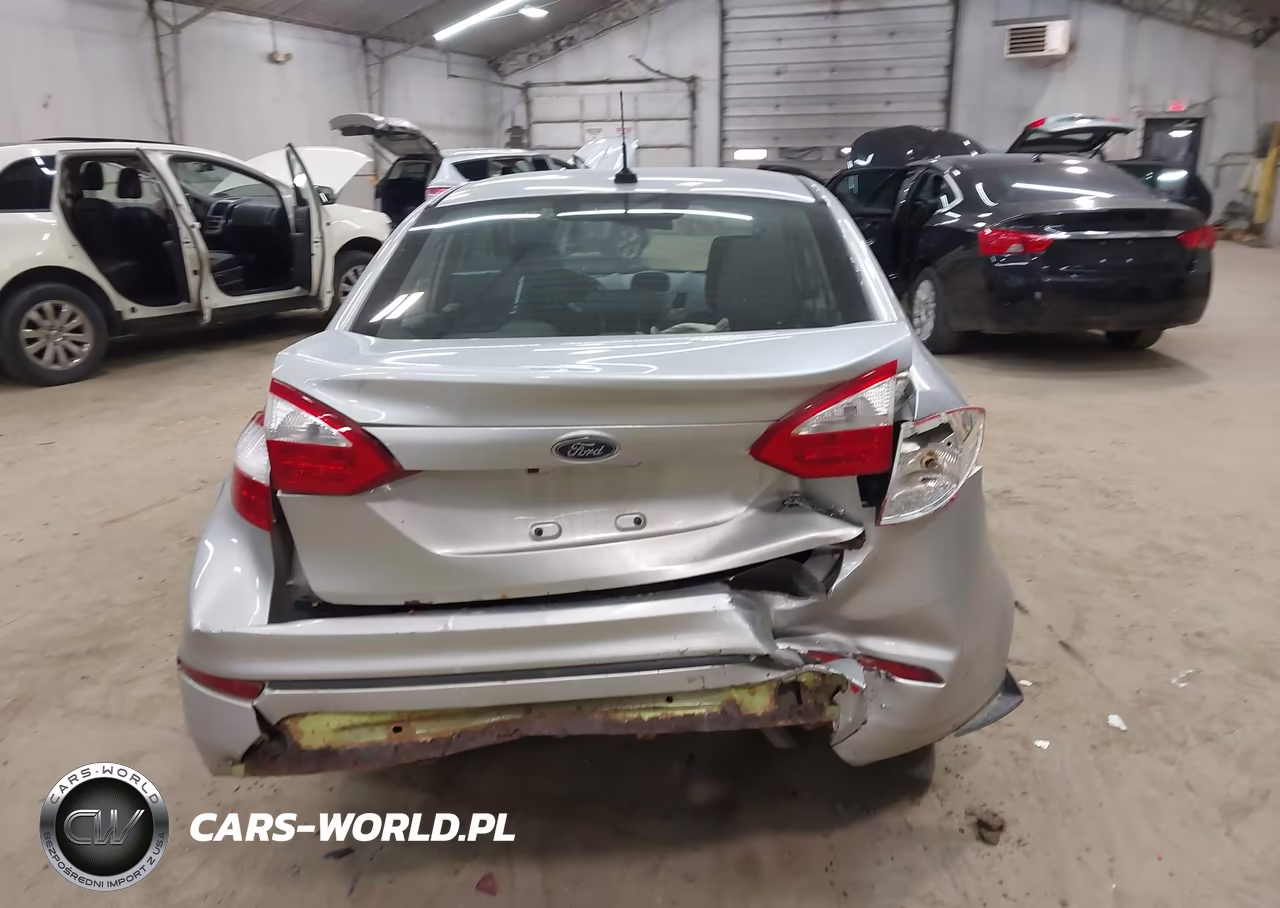 2015 Ford Fiesta S VIN:3FADP4AJ2FM129073 - 17