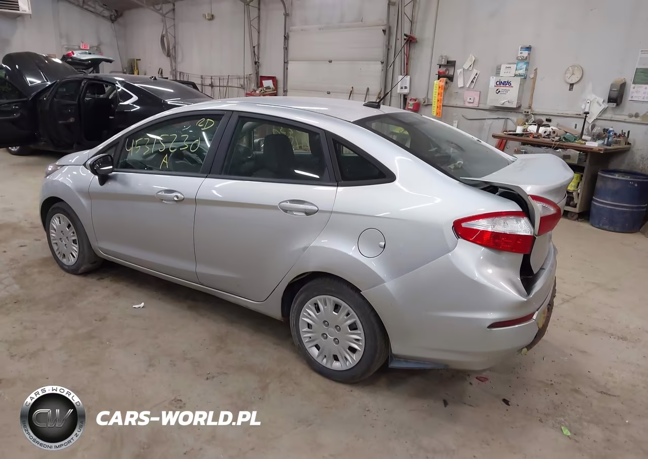 2015 Ford Fiesta S VIN:3FADP4AJ2FM129073 - 3