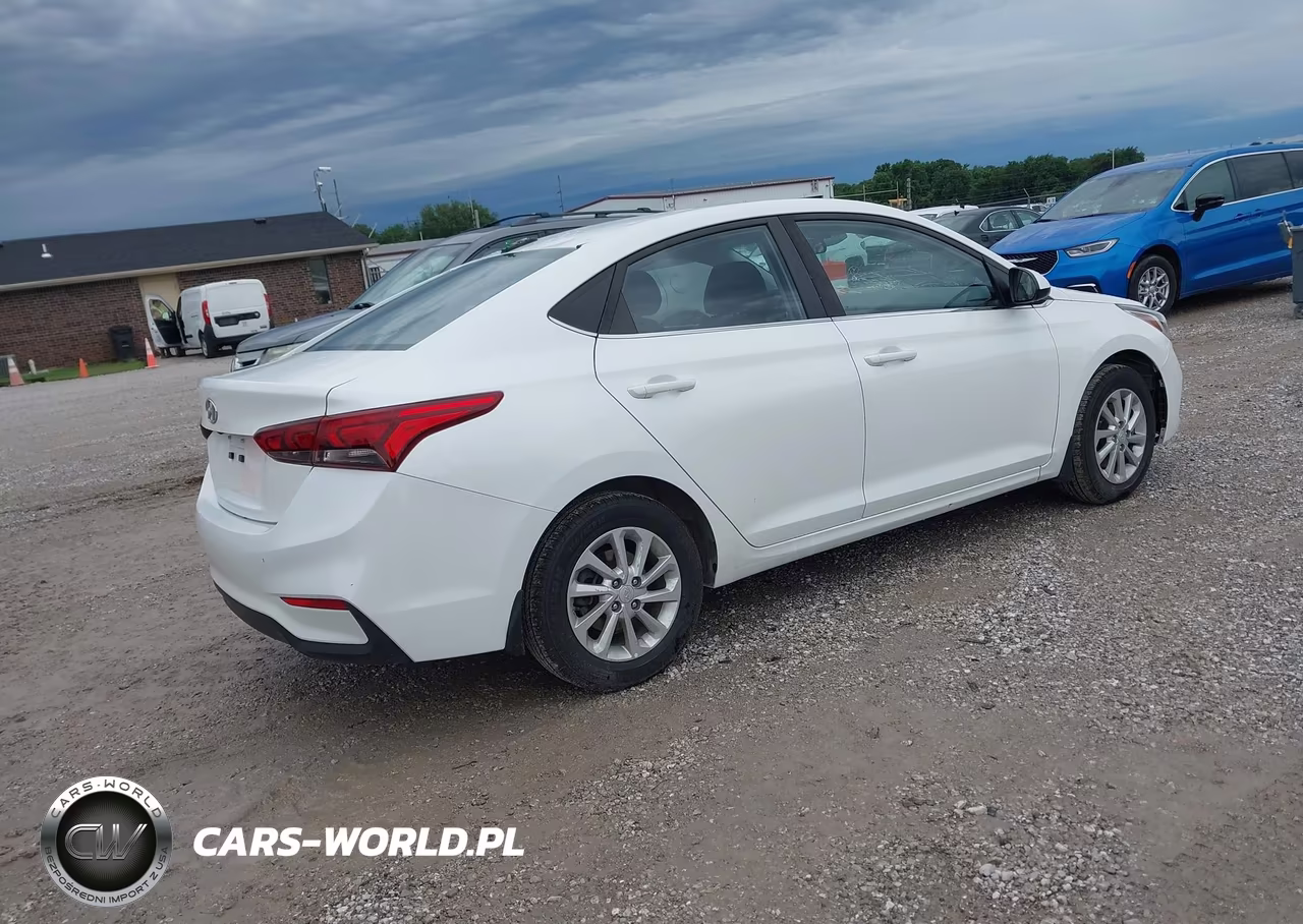 2019 Hyundai Accent Sel VIN:3KPC24A34KE045931 - 4
