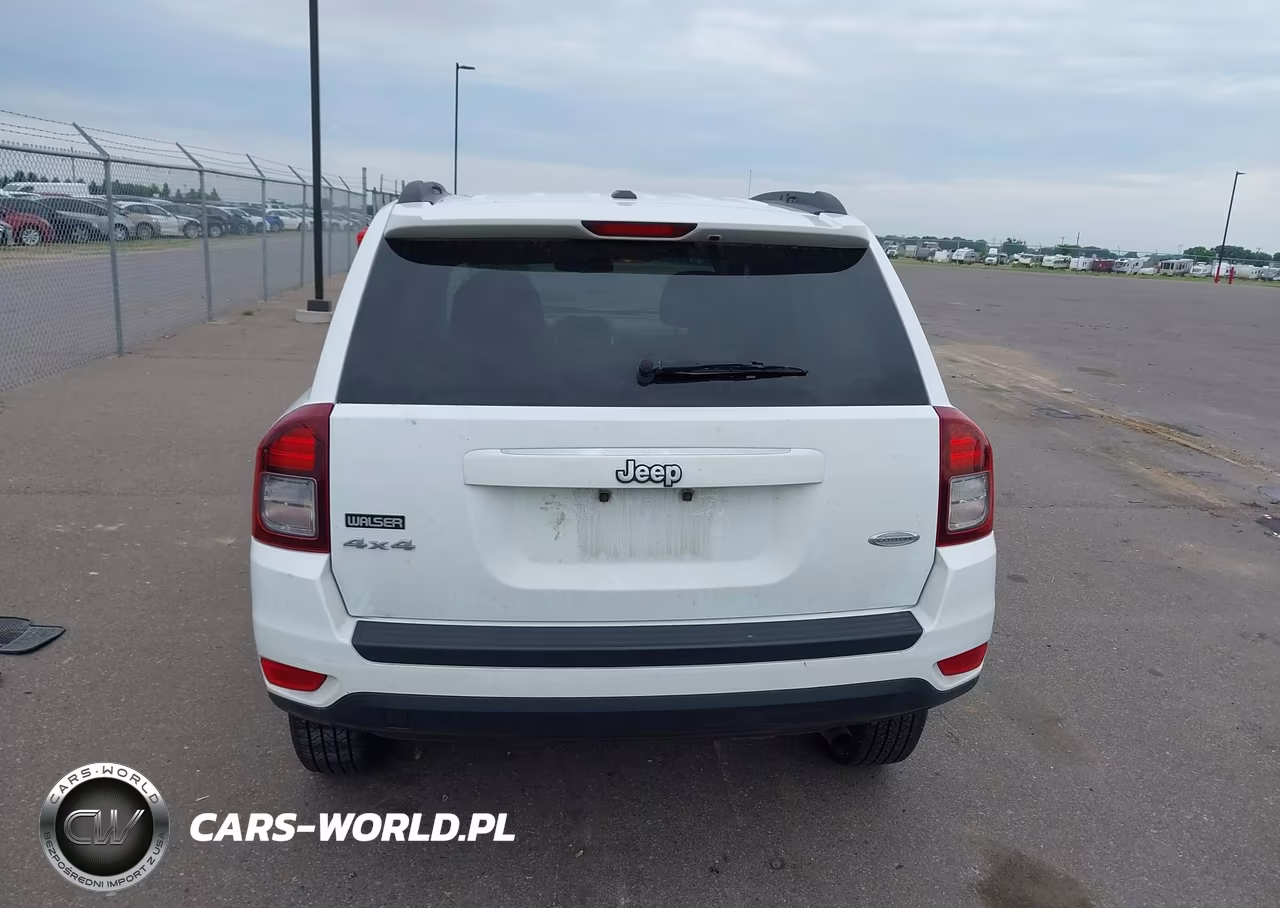 2016 Jeep Compass Latitude VIN:1C4NJDEB9GD757633 - 16