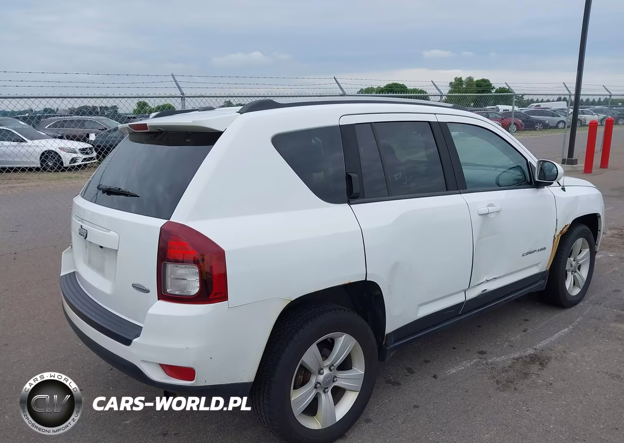 2016 Jeep Compass Latitude VIN:1C4NJDEB9GD757633 - 4