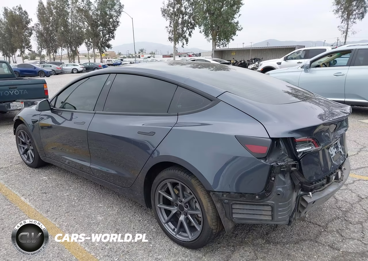 2023 Tesla Model 3 Rear-Wheel Drive VIN:5YJ3E1EAXPF409754 - 3