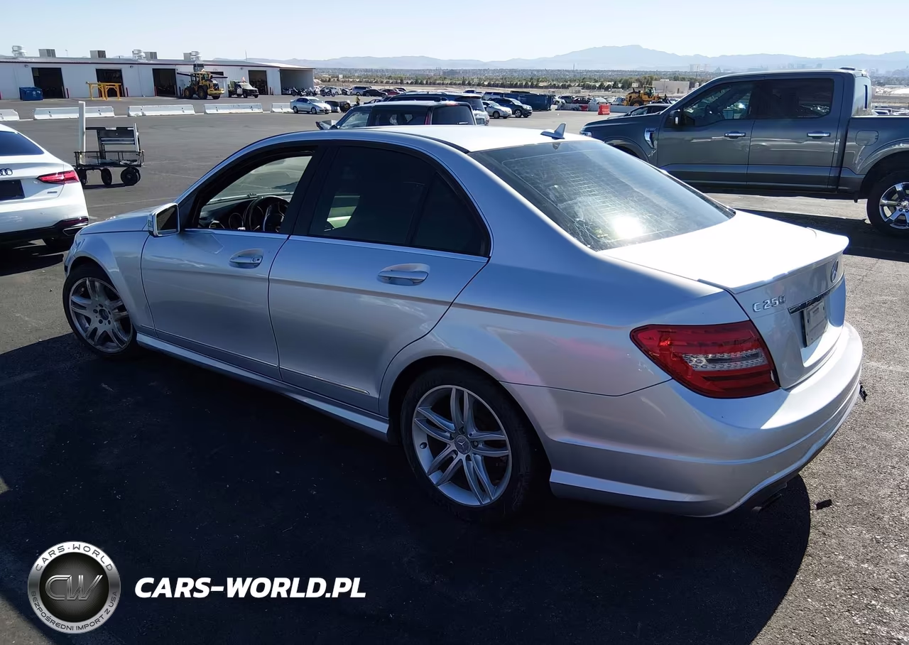 2013 Mercedes-Benz C 250 Luxury-Sport VIN:WDDGF4HBXDA779584 - 3