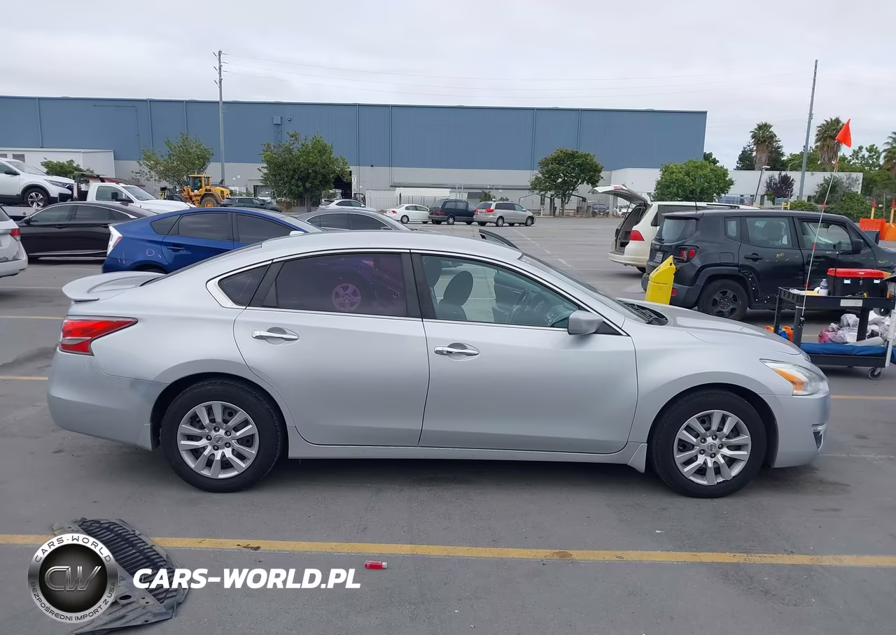 2015 Nissan Altima 2.5 S VIN:1N4AL3AP3FN395737 - 14