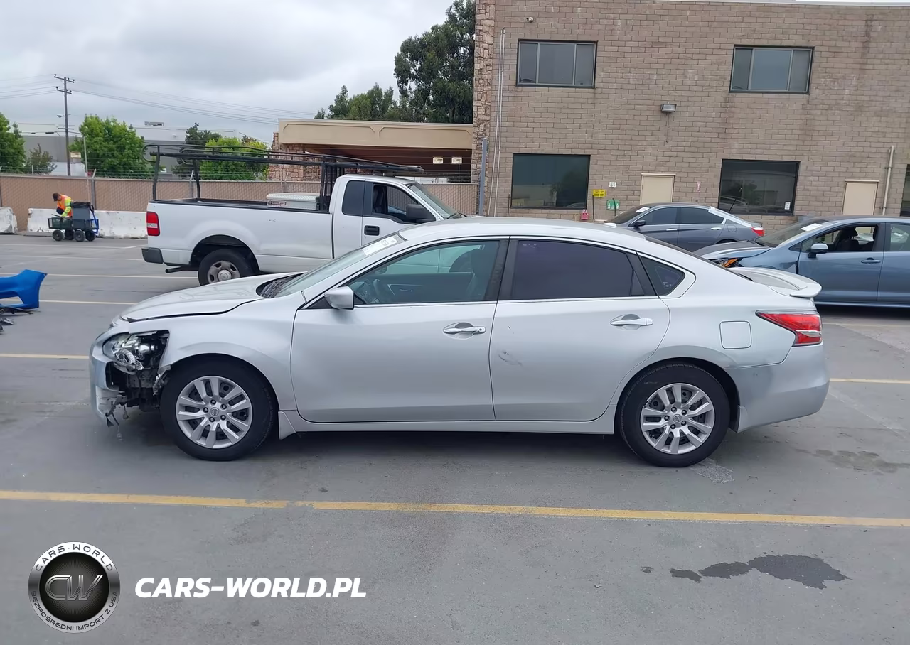 2015 Nissan Altima 2.5 S VIN:1N4AL3AP3FN395737 - 15
