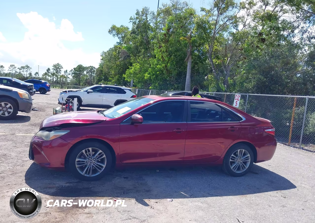 2015 Toyota Camry Se VIN:4T1BF1FKXFU924383 - 14