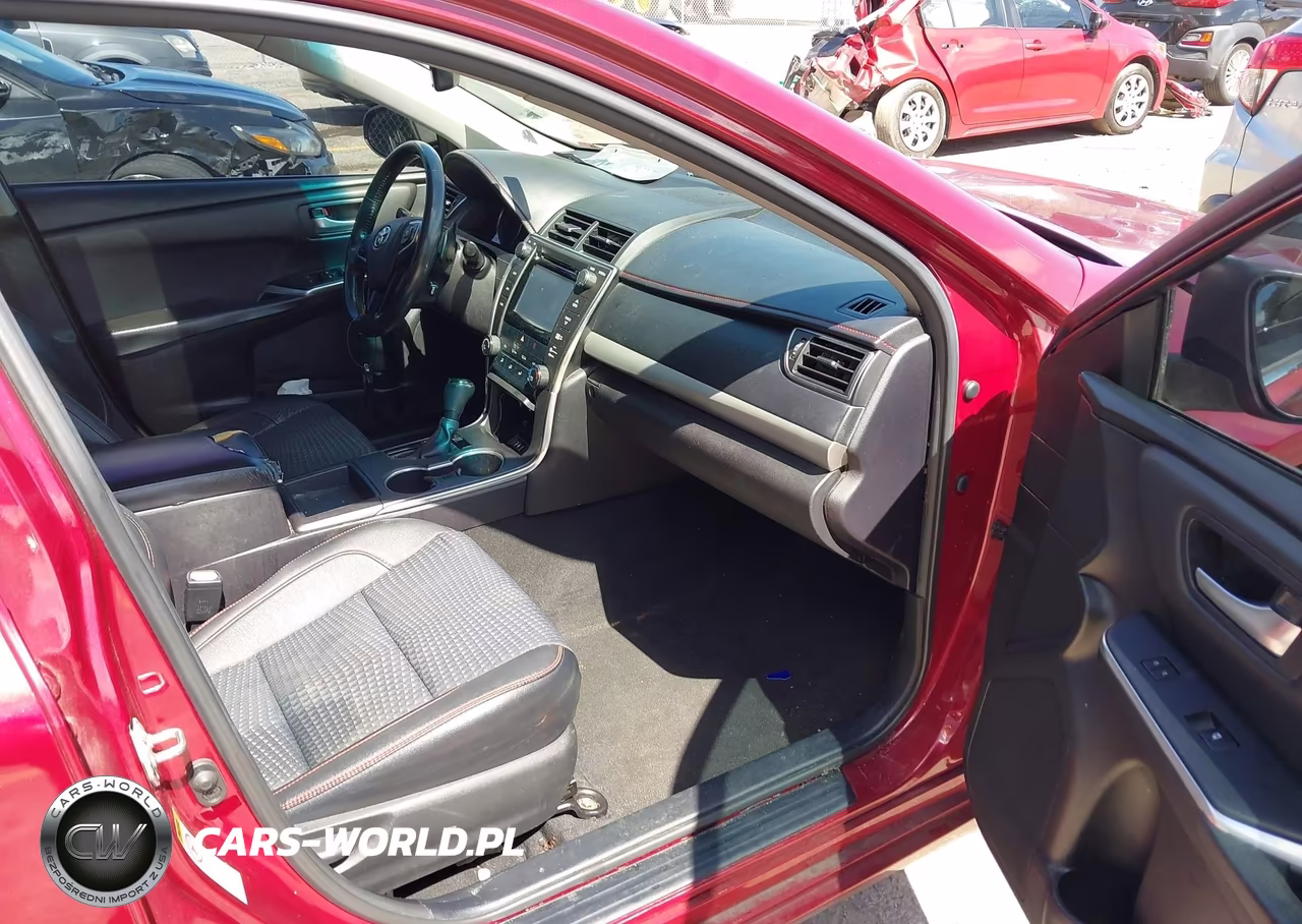 2015 Toyota Camry Se VIN:4T1BF1FKXFU924383 - 5