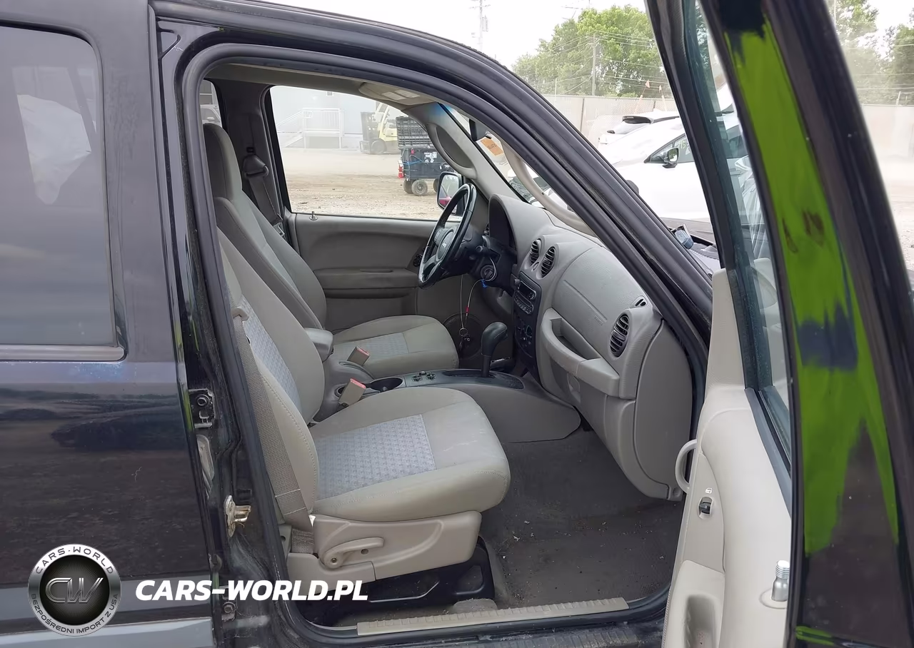 2005 Jeep Liberty Sport VIN:1J4GL48K15W555427 - 5