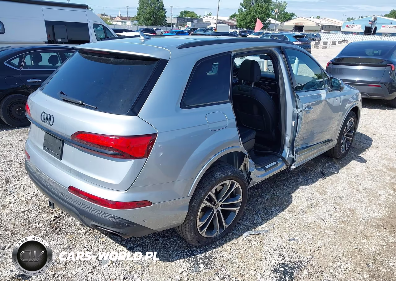 2025 Audi Q7 Premium Plus 45 Tfsi Quattro Tiptronic VIN:WA1LCBF7XSD011761 - 4