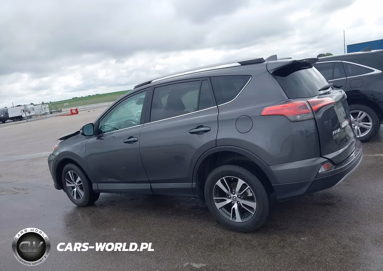 2018 Toyota Rav4 Xle VIN:2T3RFREV6JW786818 - 14