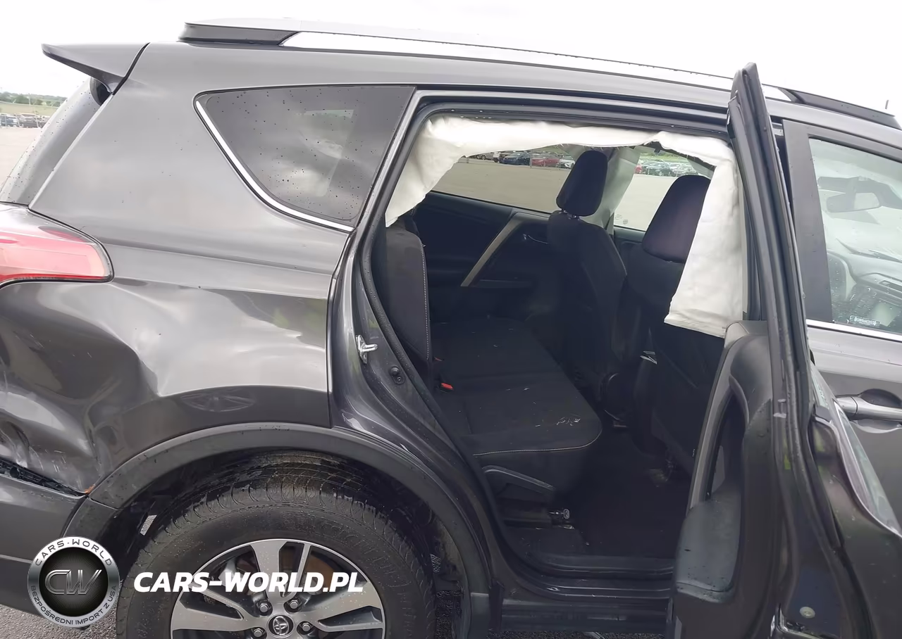 2018 Toyota Rav4 Xle VIN:2T3RFREV6JW786818 - 8