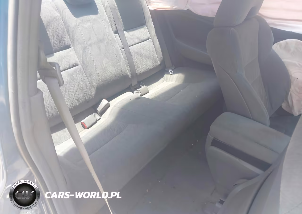 2007 Honda Civic Lx VIN:2HGFG12687H564998 - 8