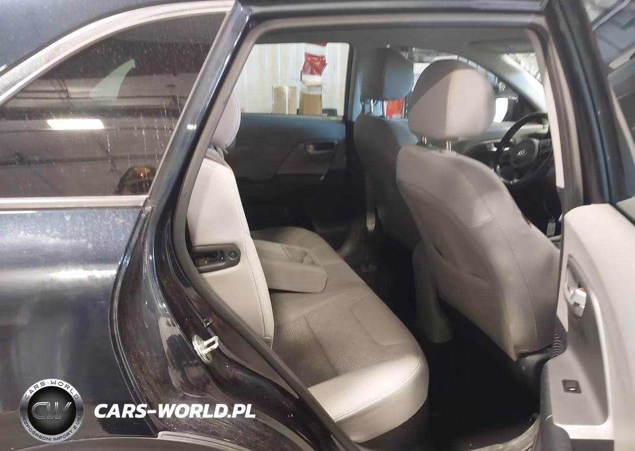 2018 Kia Niro Plug-In Hybrid Lx VIN:KNDCM3LD6J5157490 - 8