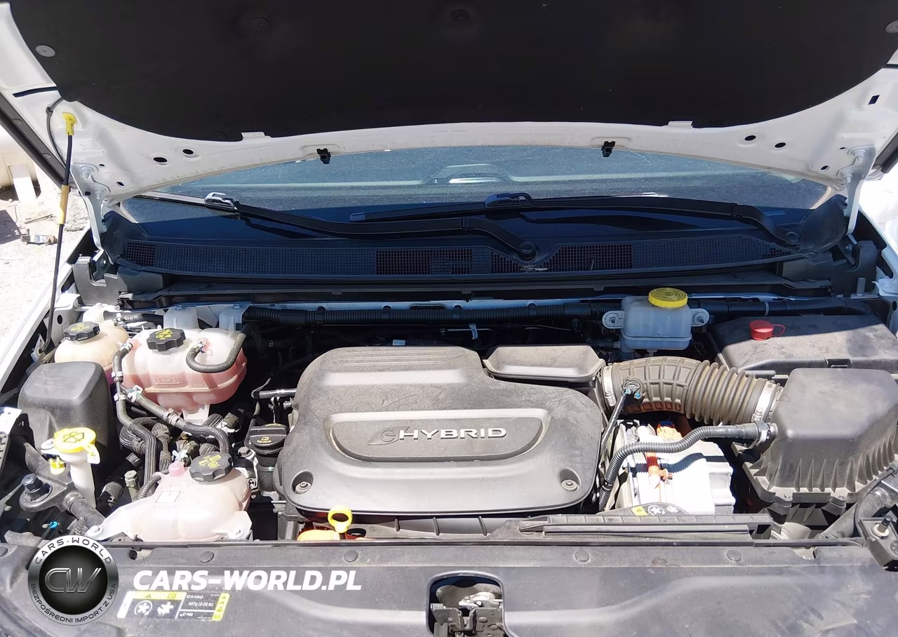 2020 Chrysler Pacifica Hybrid Touring L VIN:2C4RC1L79LR199444 - 10