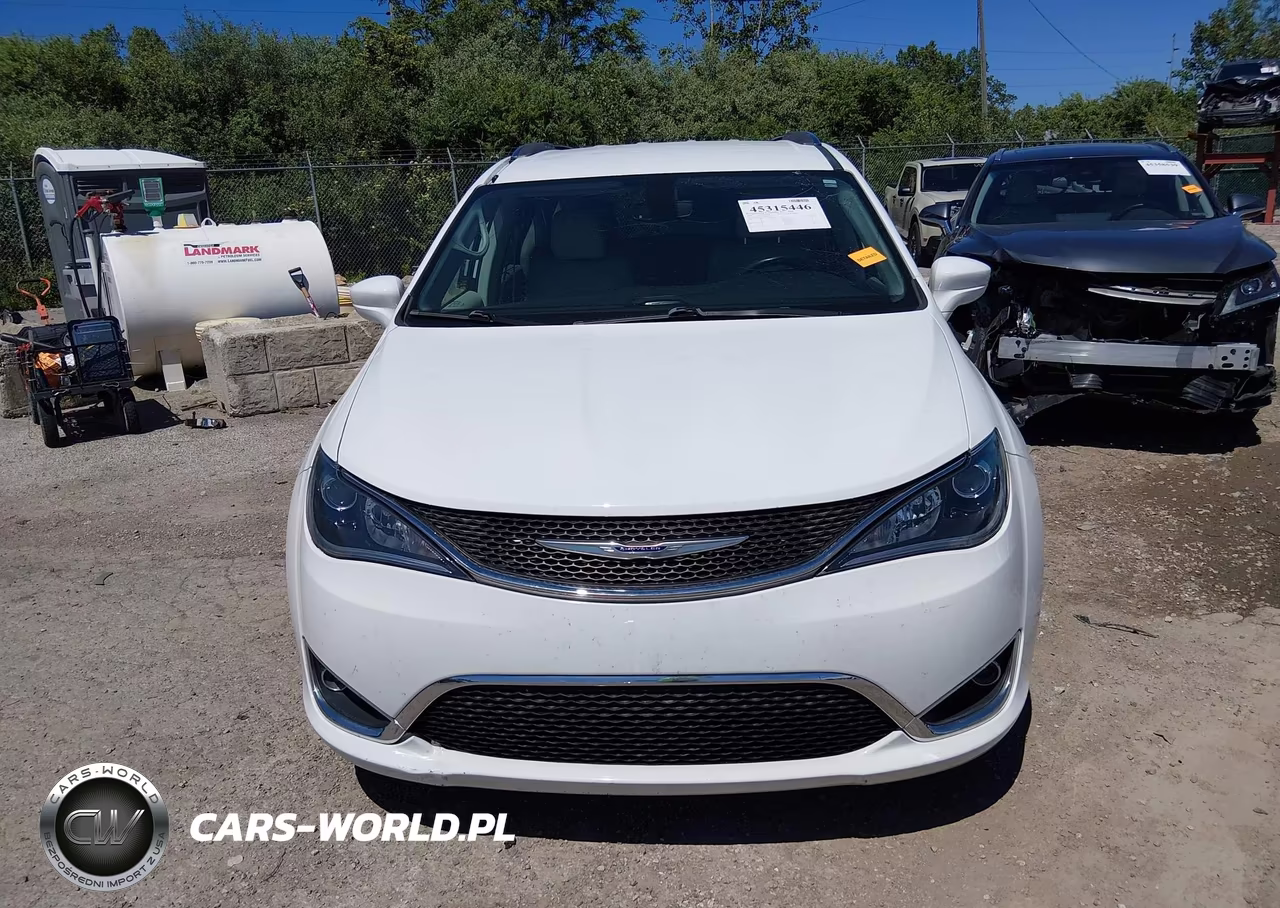 2020 Chrysler Pacifica Hybrid Touring L VIN:2C4RC1L79LR199444 - 12