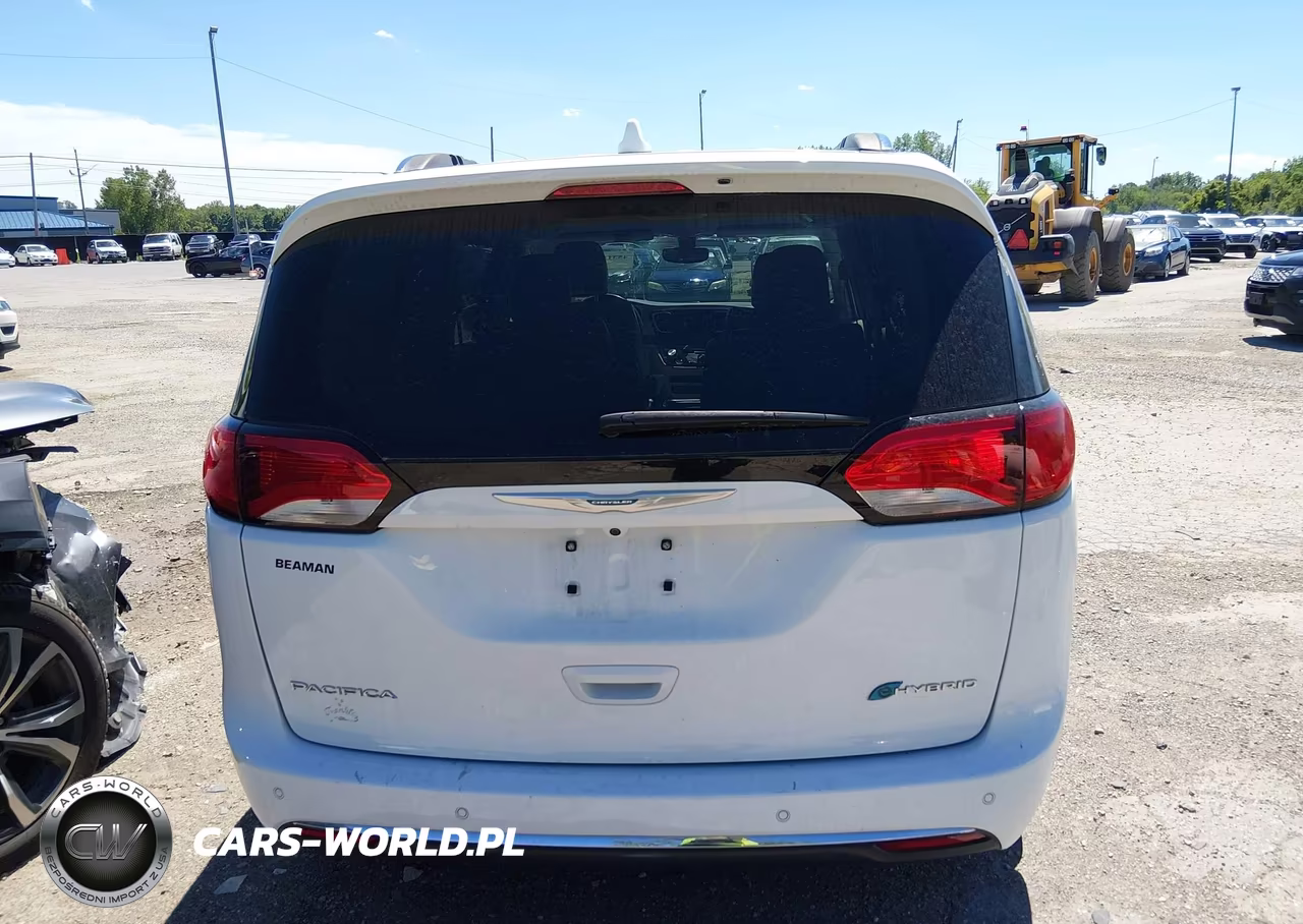 2020 Chrysler Pacifica Hybrid Touring L VIN:2C4RC1L79LR199444 - 16