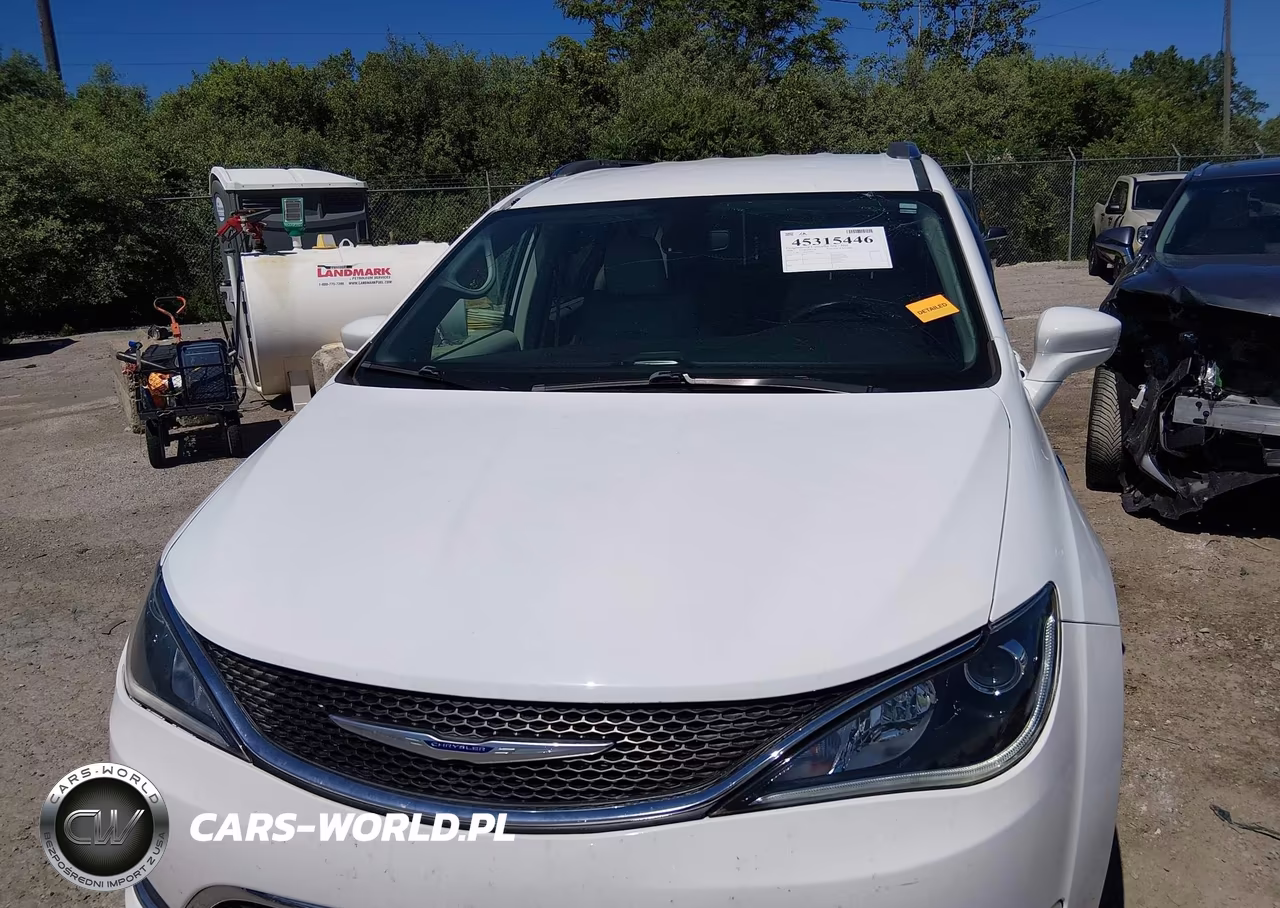 2020 Chrysler Pacifica Hybrid Touring L VIN:2C4RC1L79LR199444 - 6