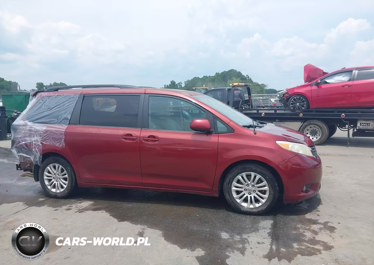 2012 Toyota Sienna Xle V6 8 Passenger VIN:5TDYK3DC9CS225943 - 14