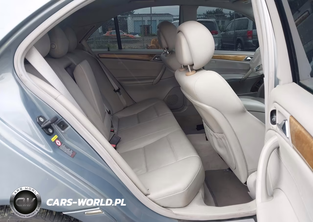 2007 Mercedes-Benz C 230 Sport VIN:WDBRF52J57A925238 - 8