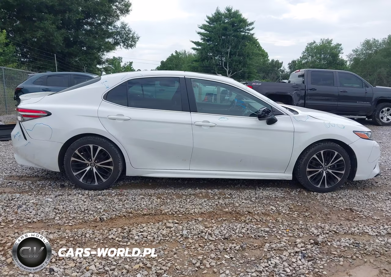 2018 Toyota Camry Se VIN:4T1B11HK5JU657349 - 13