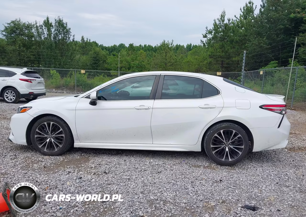 2018 Toyota Camry Se VIN:4T1B11HK5JU657349 - 14