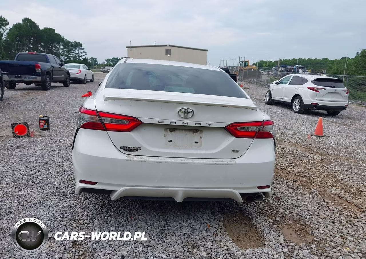2018 Toyota Camry Se VIN:4T1B11HK5JU657349 - 16