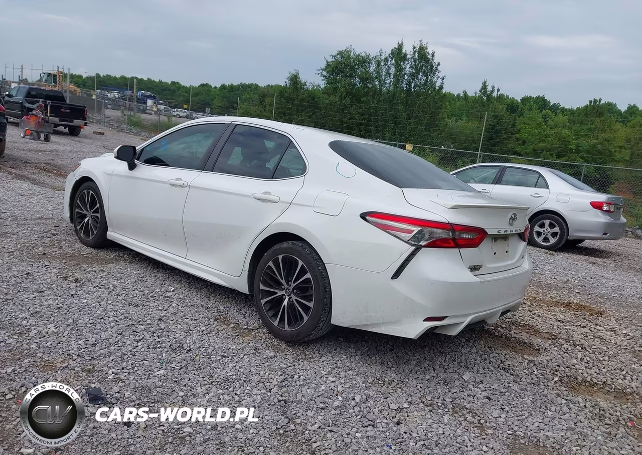 2018 Toyota Camry Se VIN:4T1B11HK5JU657349 - 3