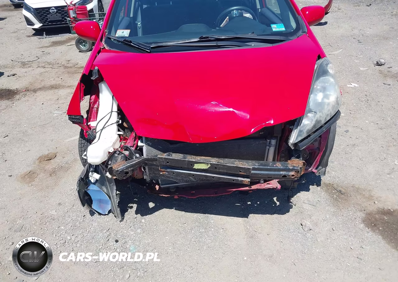 2013 Honda Fit Sport VIN:JHMGE8H54DC060705 - 6