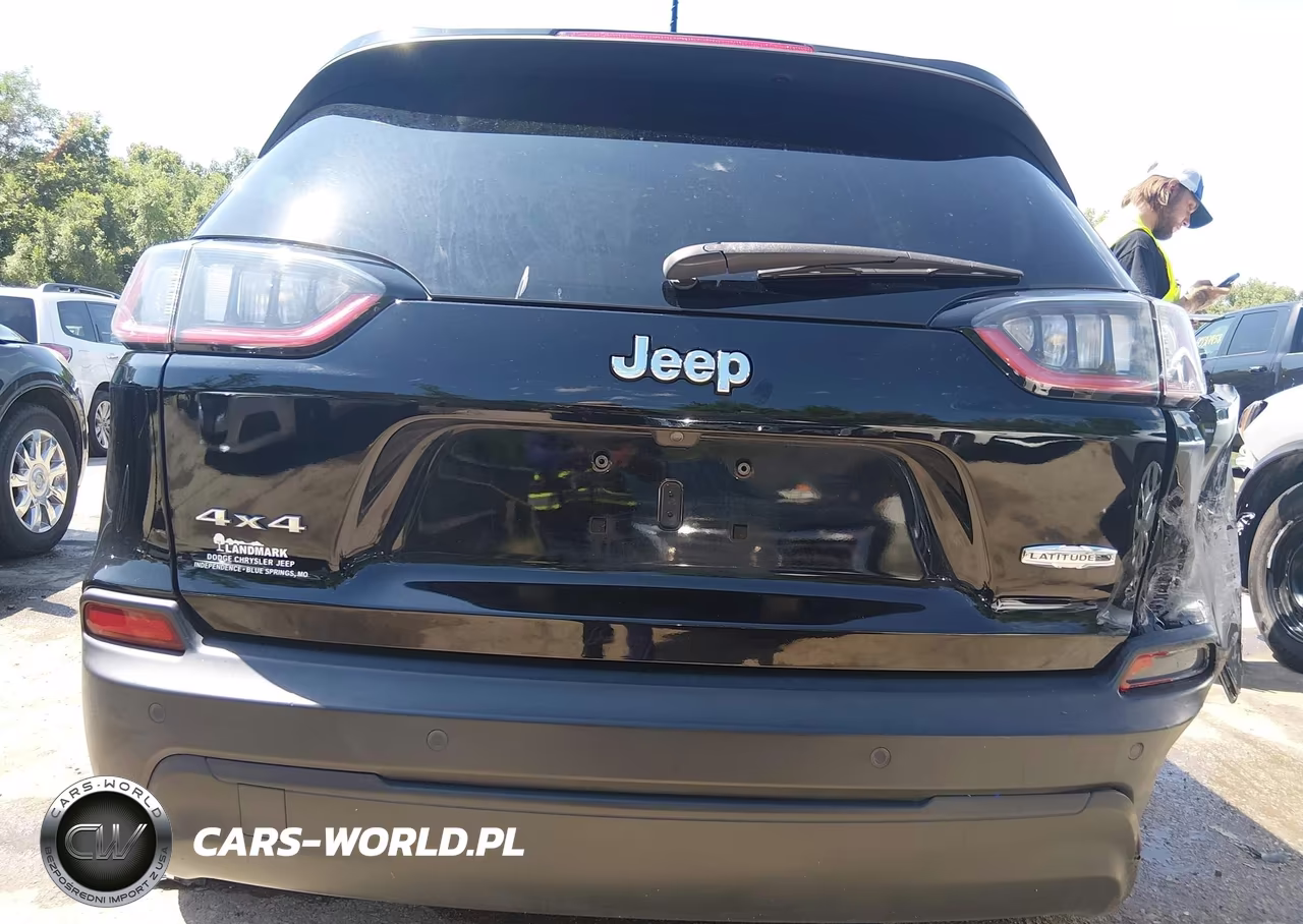 2021 Jeep Cherokee Latitude Plus 4X4 VIN:1C4PJMLB6MD172600 - 18