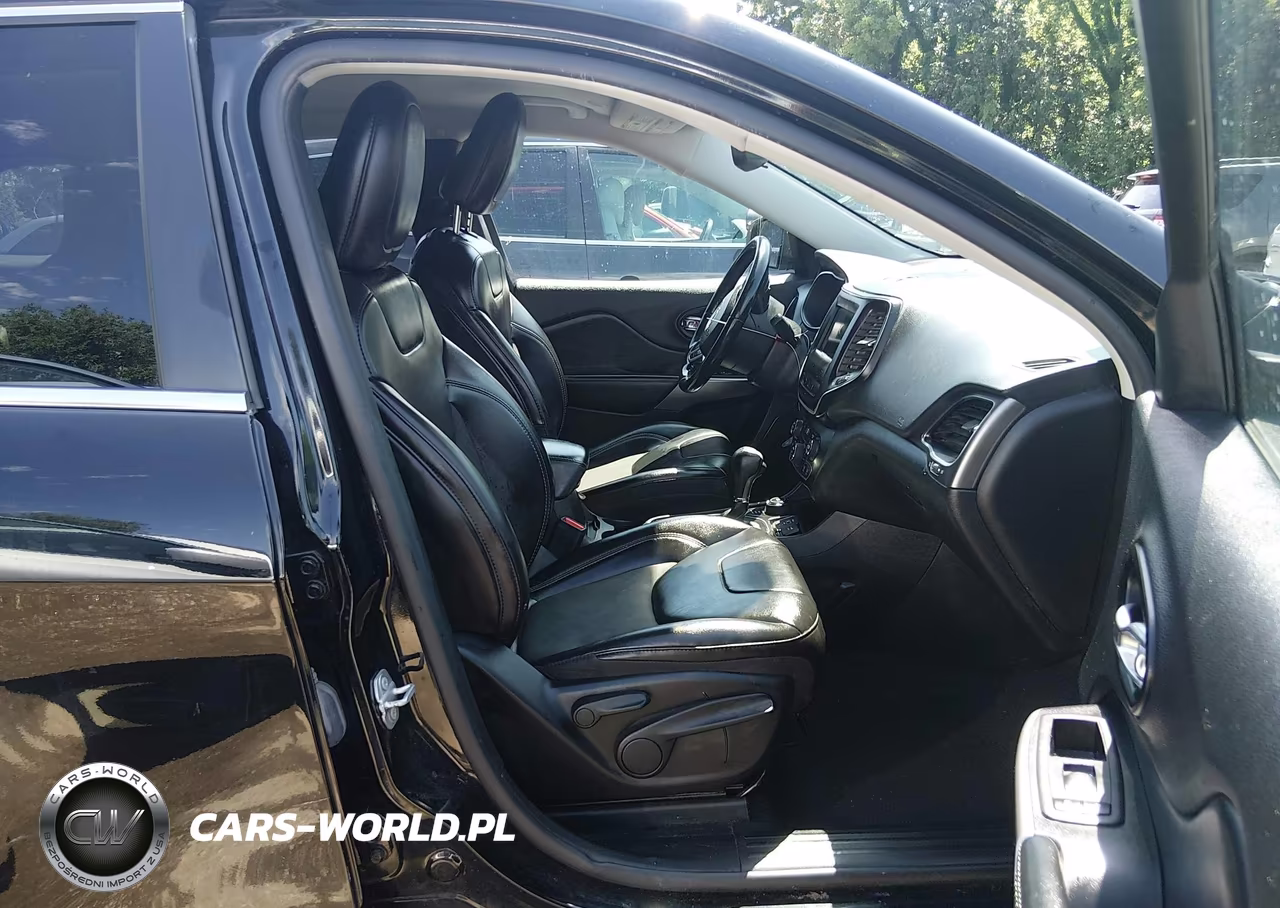 2021 Jeep Cherokee Latitude Plus 4X4 VIN:1C4PJMLB6MD172600 - 5