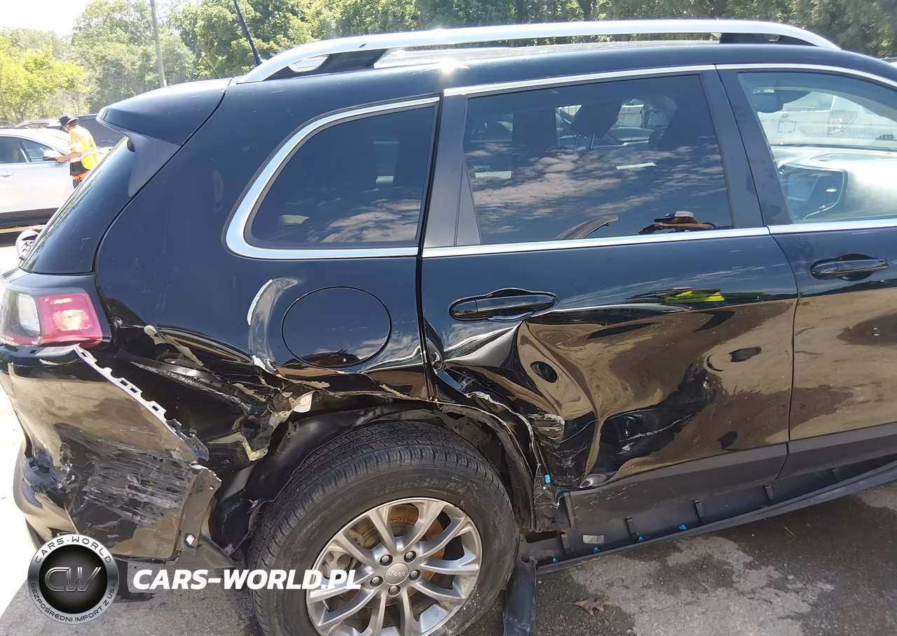 2021 Jeep Cherokee Latitude Plus 4X4 VIN:1C4PJMLB6MD172600 - 6