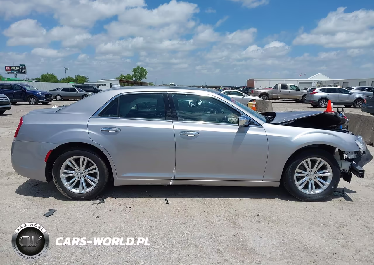 2016 Chrysler 300C VIN:2C3CCAEG8GH342970 - 13