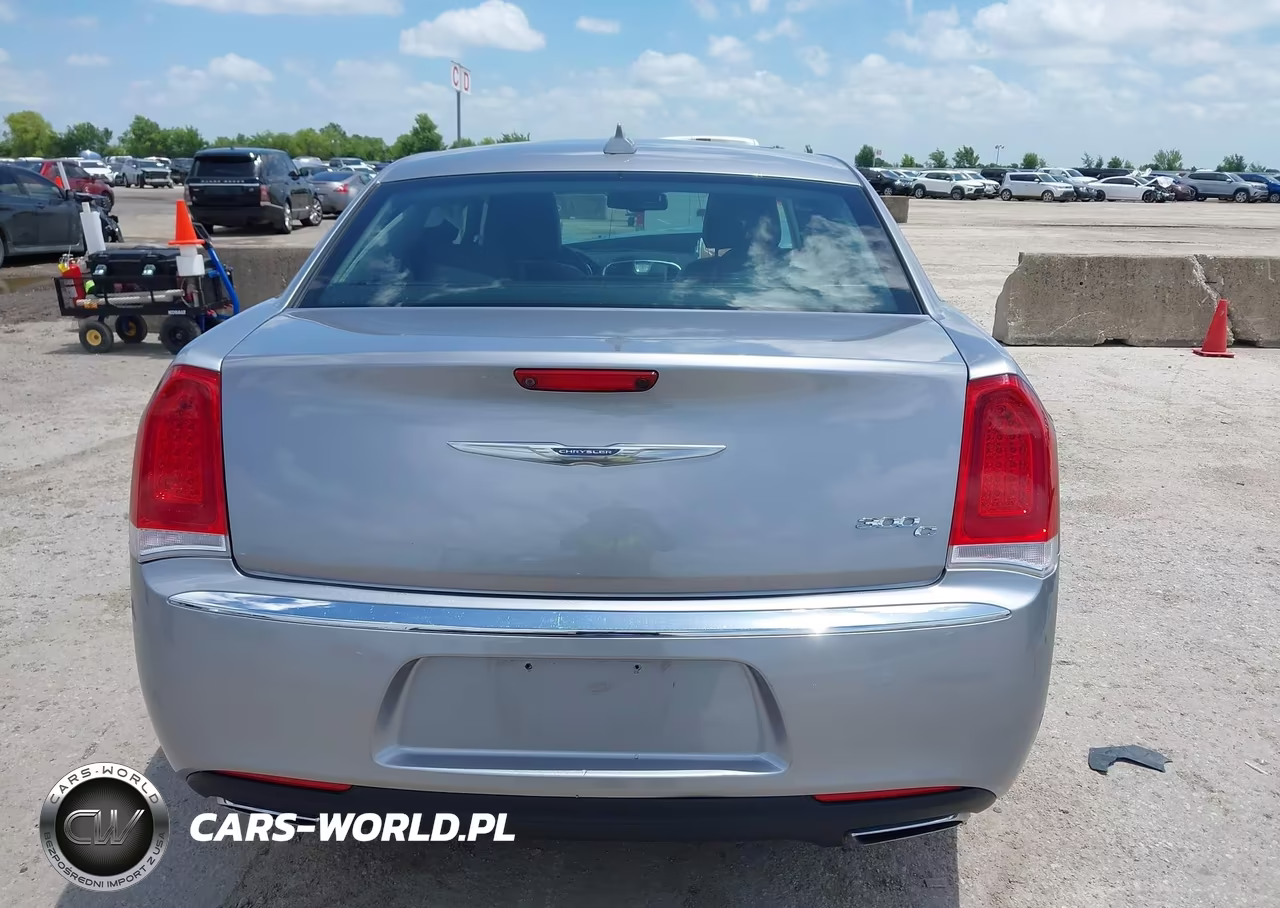 2016 Chrysler 300C VIN:2C3CCAEG8GH342970 - 16