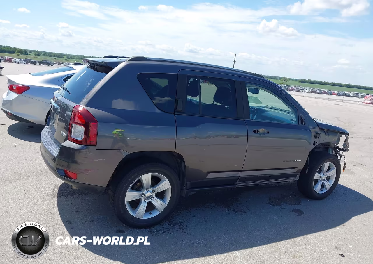 2016 Jeep Compass Latitude VIN:1C4NJDEB5GD671638 - 13