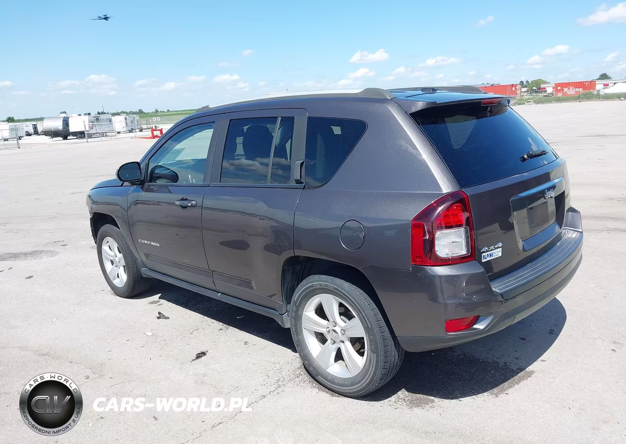 2016 Jeep Compass Latitude VIN:1C4NJDEB5GD671638 - 3
