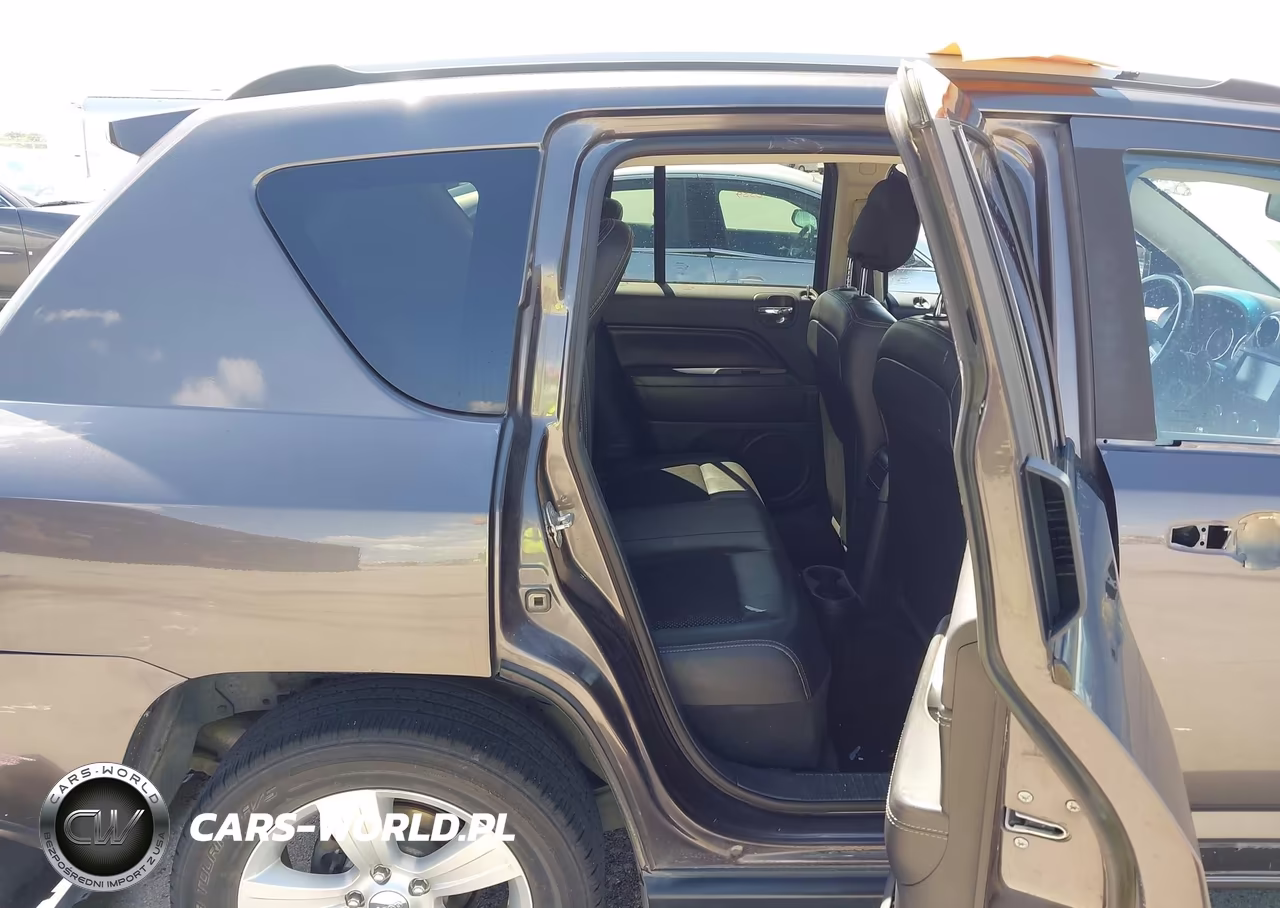 2016 Jeep Compass Latitude VIN:1C4NJDEB5GD671638 - 8