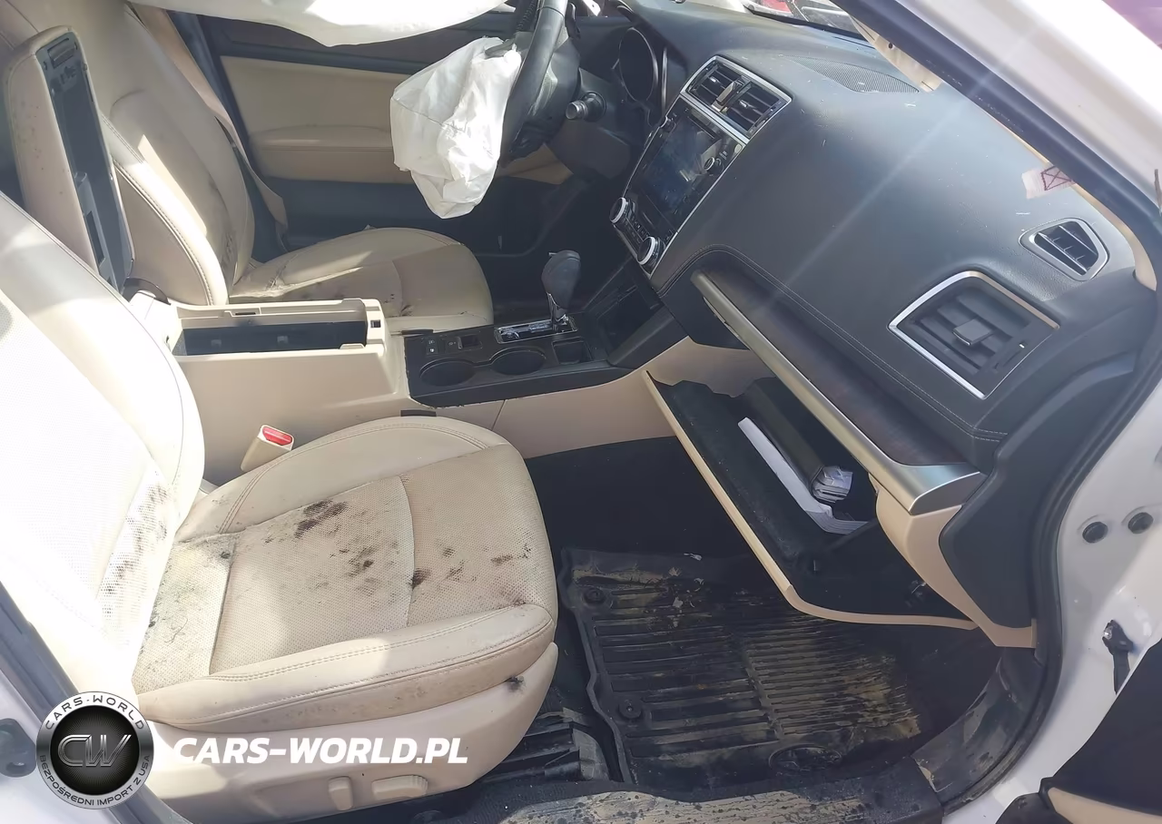 2019 Subaru Outback 3.6R Limited VIN:4S4BSENC4K3316324 - 5