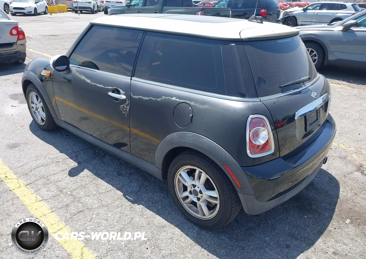 2011 Mini Cooper VIN:WMWSU3C5XBTX95840 - 3