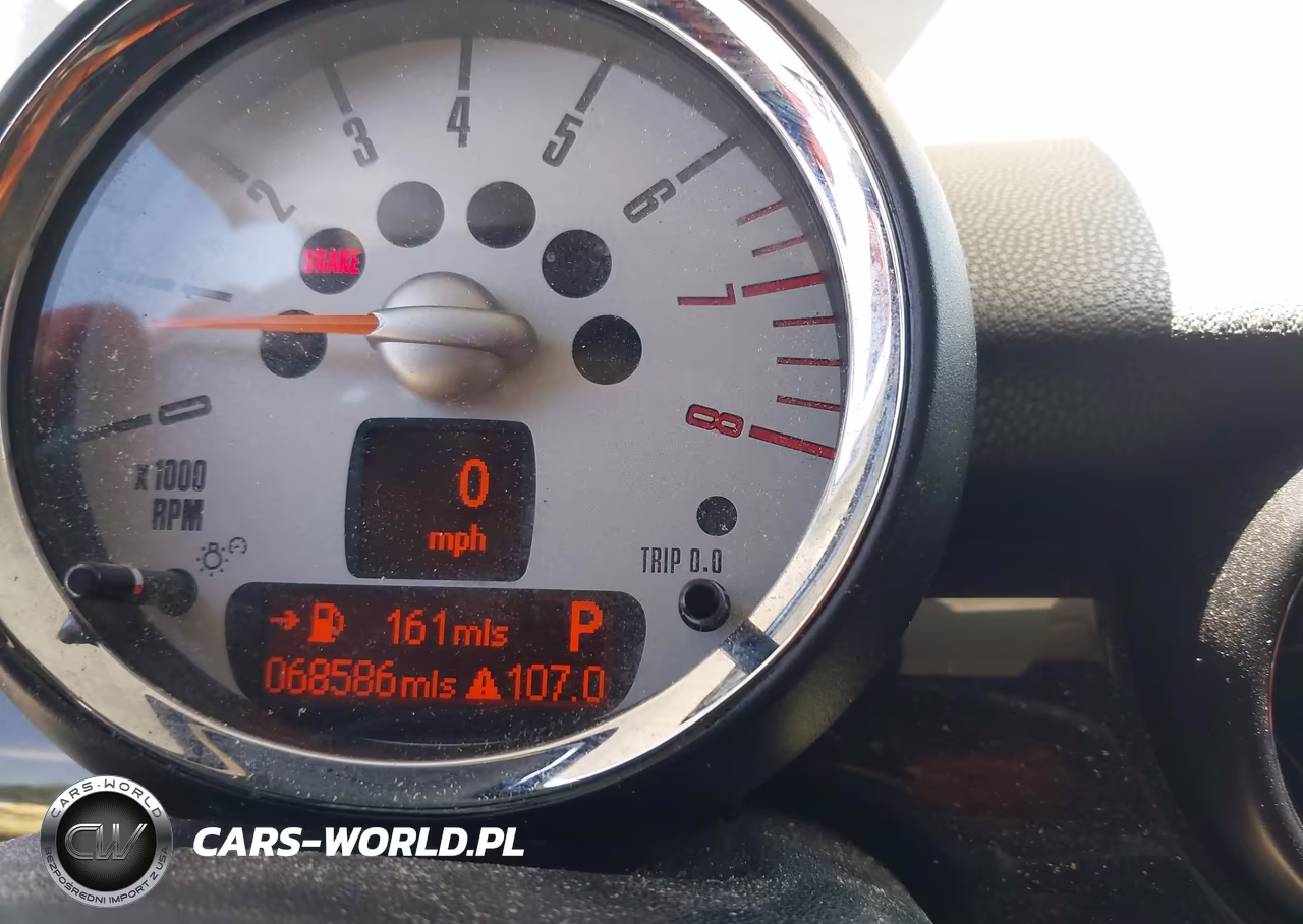 2011 Mini Cooper VIN:WMWSU3C5XBTX95840 - 7