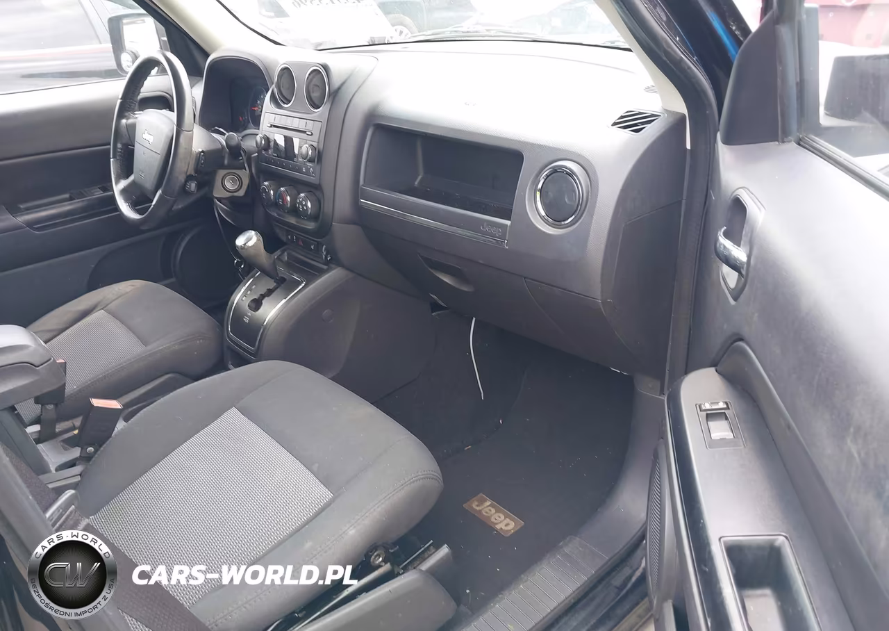 2010 Jeep Patriot Sport VIN:1J4NT1GA0AD666393 - 5