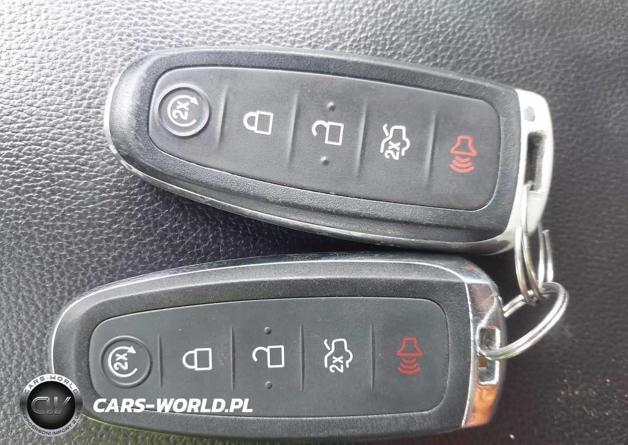 2018 Ford Escape Titanium VIN:1FMCU0J9XJUB70936 - 11