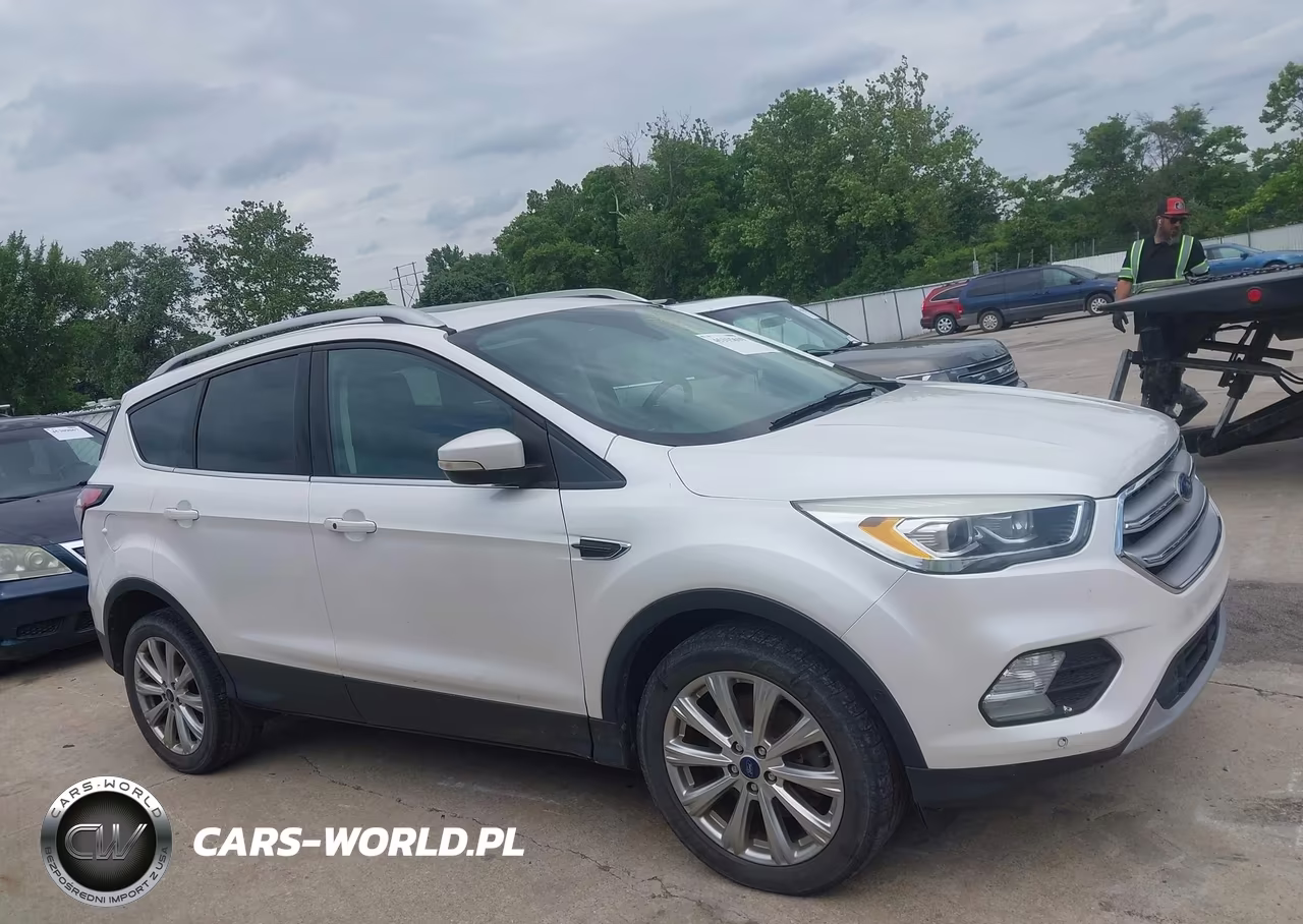 2018 Ford Escape Titanium VIN:1FMCU0J9XJUB70936 - 13
