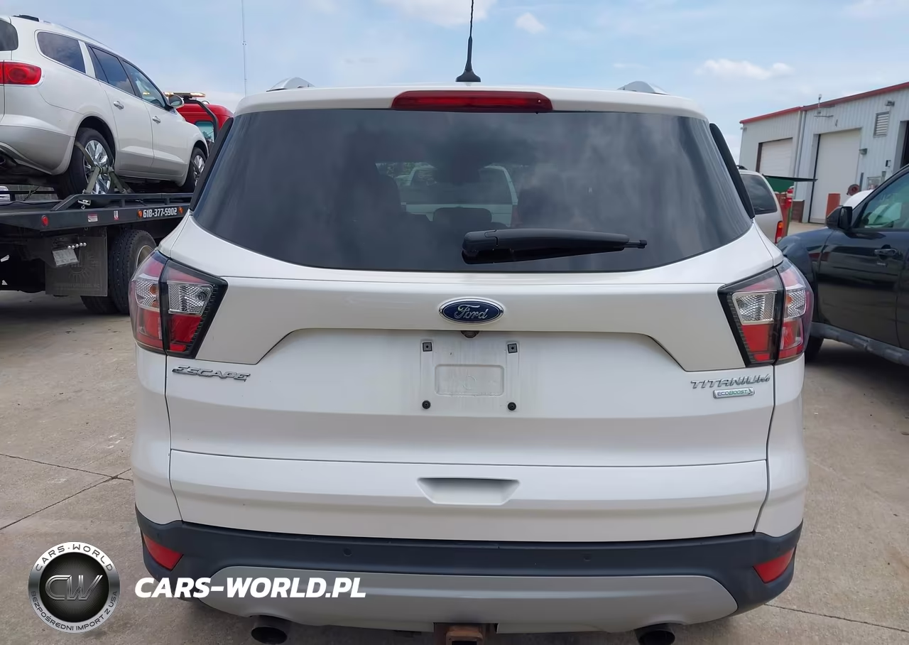 2018 Ford Escape Titanium VIN:1FMCU0J9XJUB70936 - 16