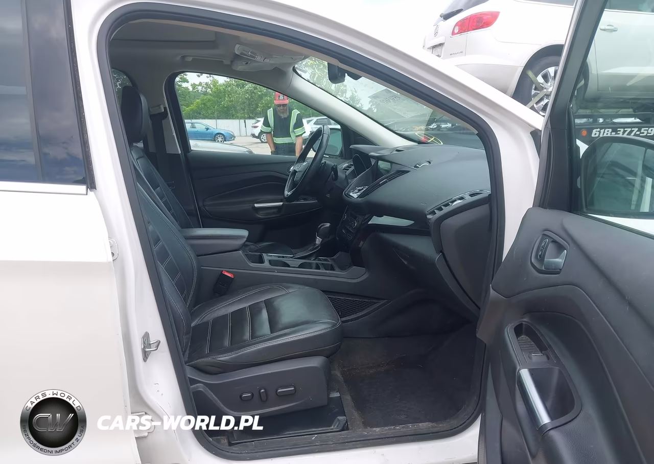 2018 Ford Escape Titanium VIN:1FMCU0J9XJUB70936 - 5