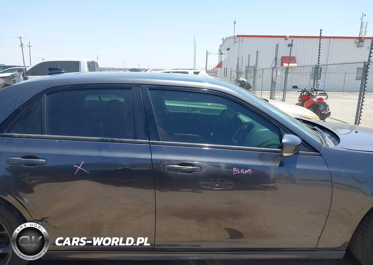 2020 Chrysler 300 300S VIN:2C3CCABG8LH209382 - 14