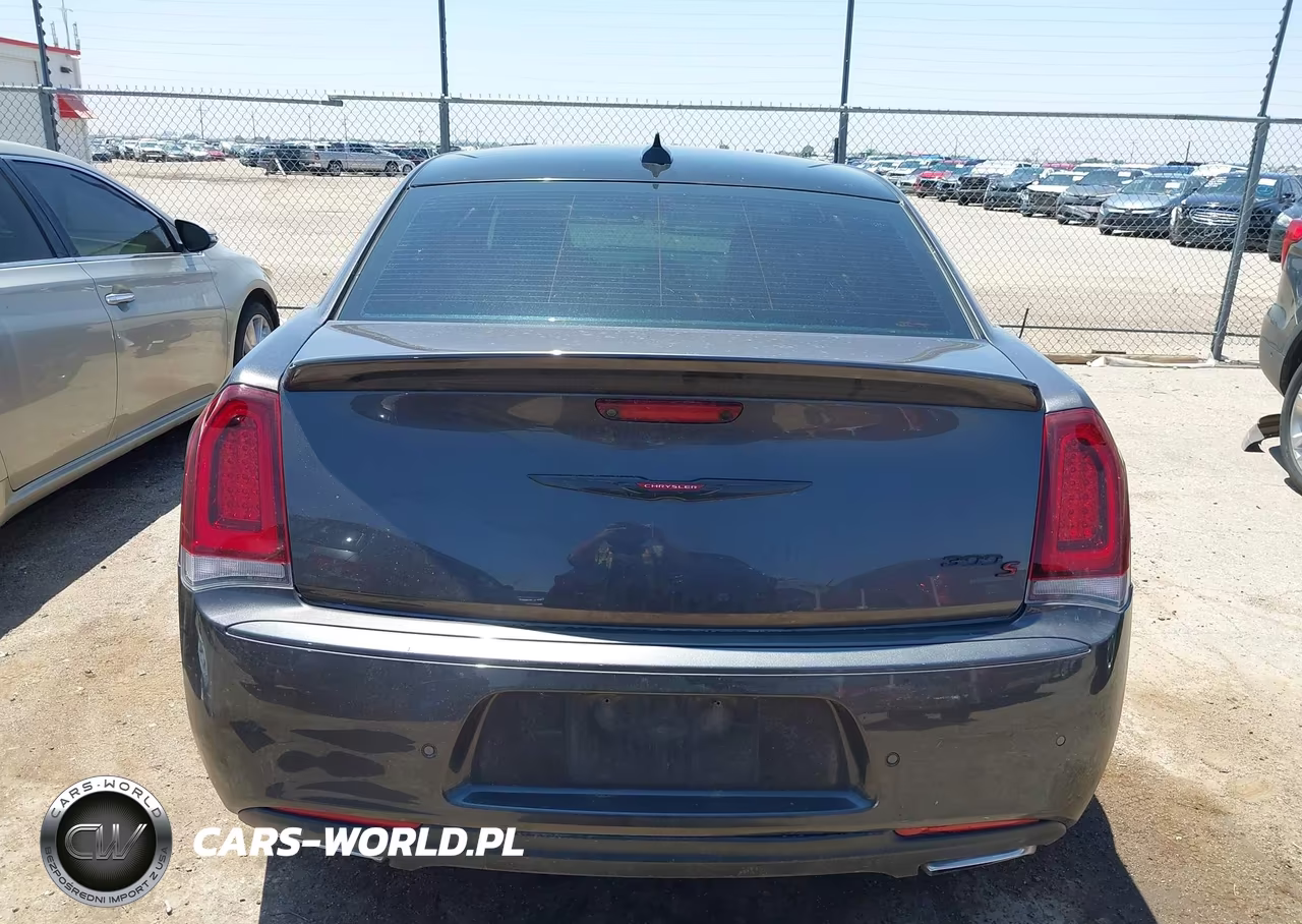 2020 Chrysler 300 300S VIN:2C3CCABG8LH209382 - 17